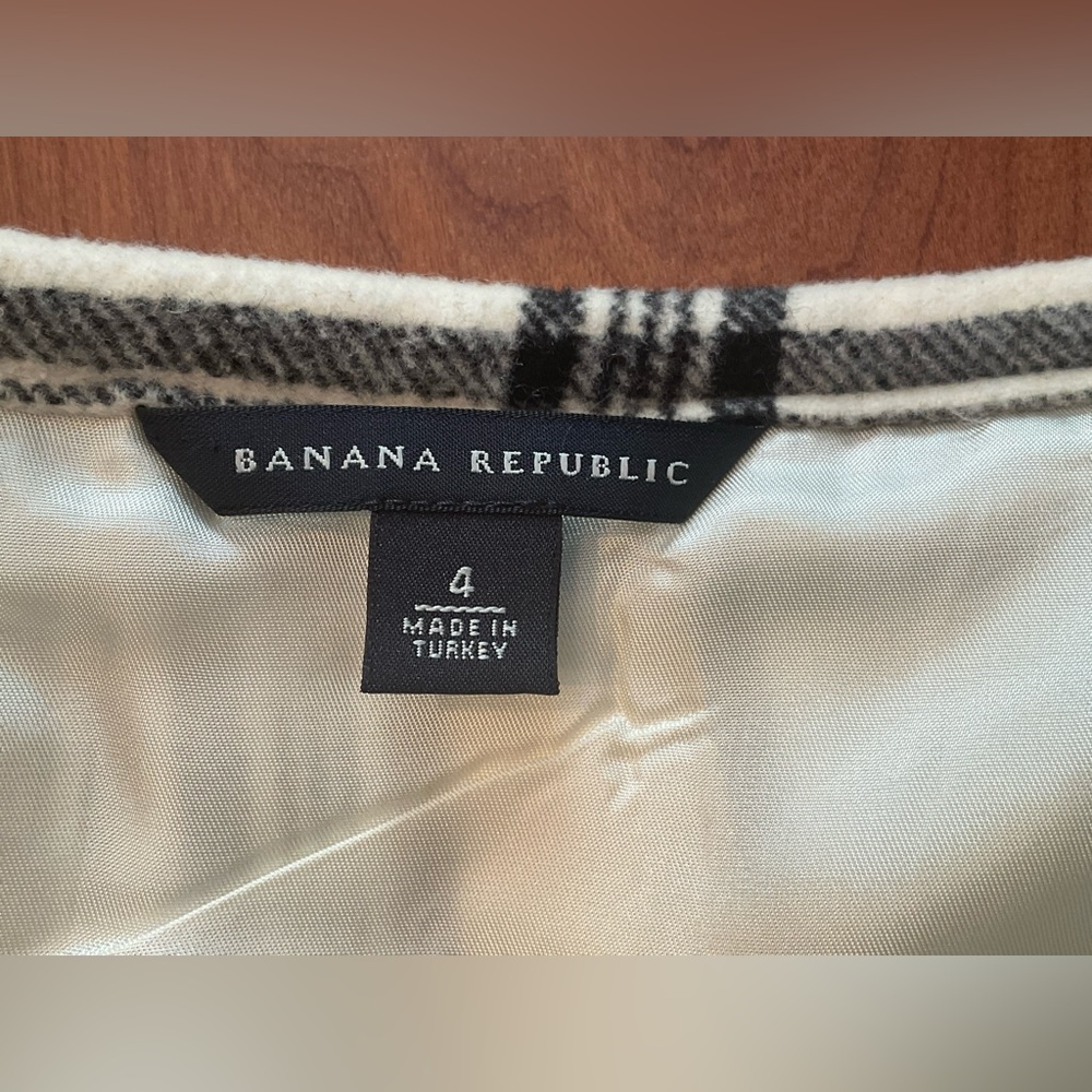 Banana Republic Kilt Wool Blend  Skirt - Picture 5 of 16